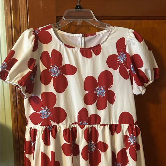 Floral Puff Shirt Sleeve Midi Dress - Picture 2 of 6